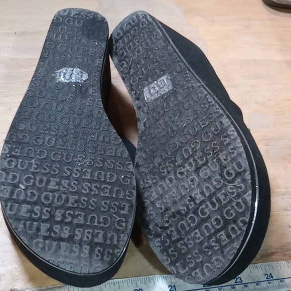 ( Shoe Sale 3/$5.00) GUESS Black Platform Sandals - Picture 5 of 5